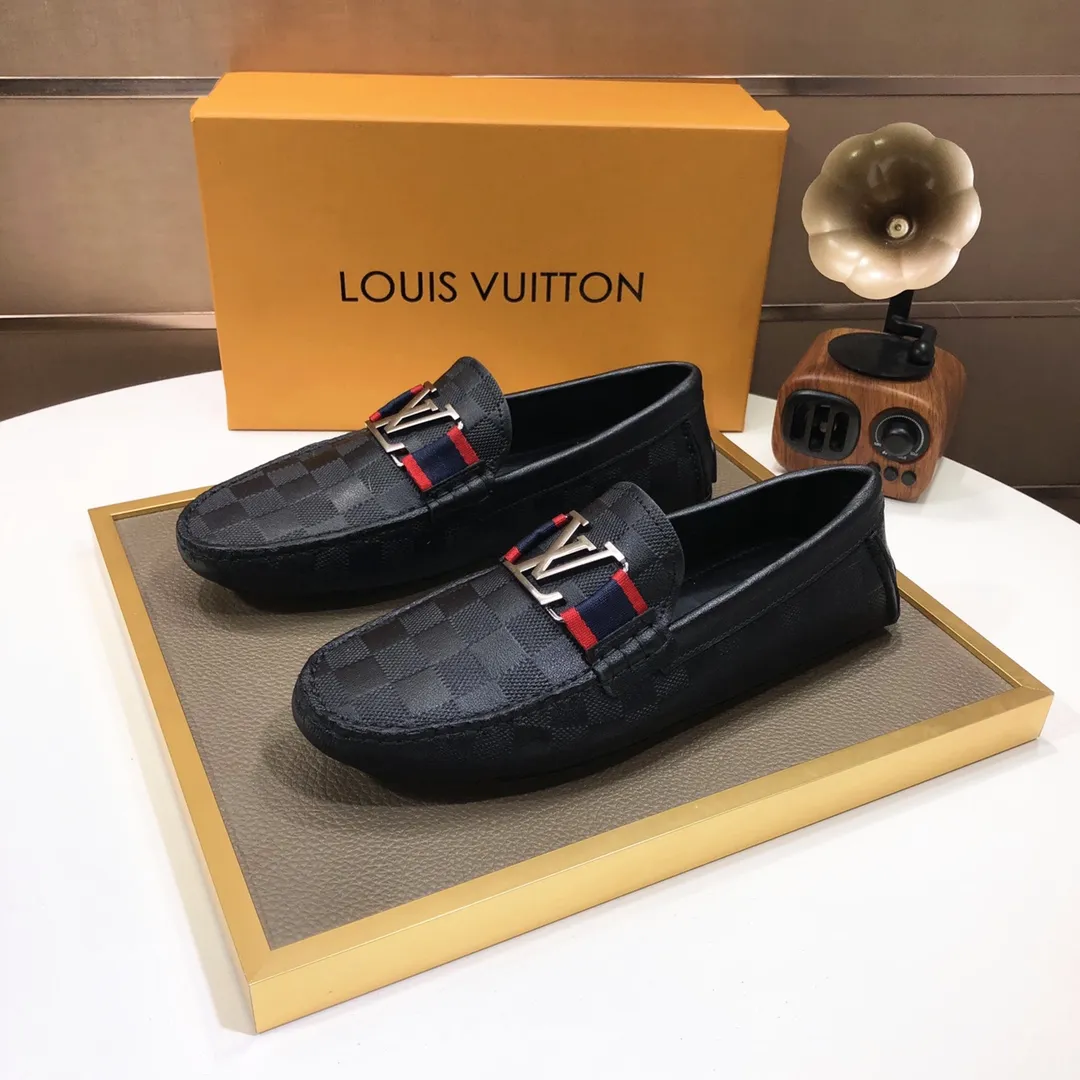 Men's men's shoes 💰420💰 [LV Doudou shoes] (water-dyed cowhide lining) new model is on the market, available on the official website. The new Doudou shoes are processed into single-color materials, and the uppers are made of imported cowhide material. The body of the shoe is fully hemmed with mark thread, and is lined with imported original cowhide leather. The elegant shoe shape is super suitable for all-matching, and the size is 38-44.